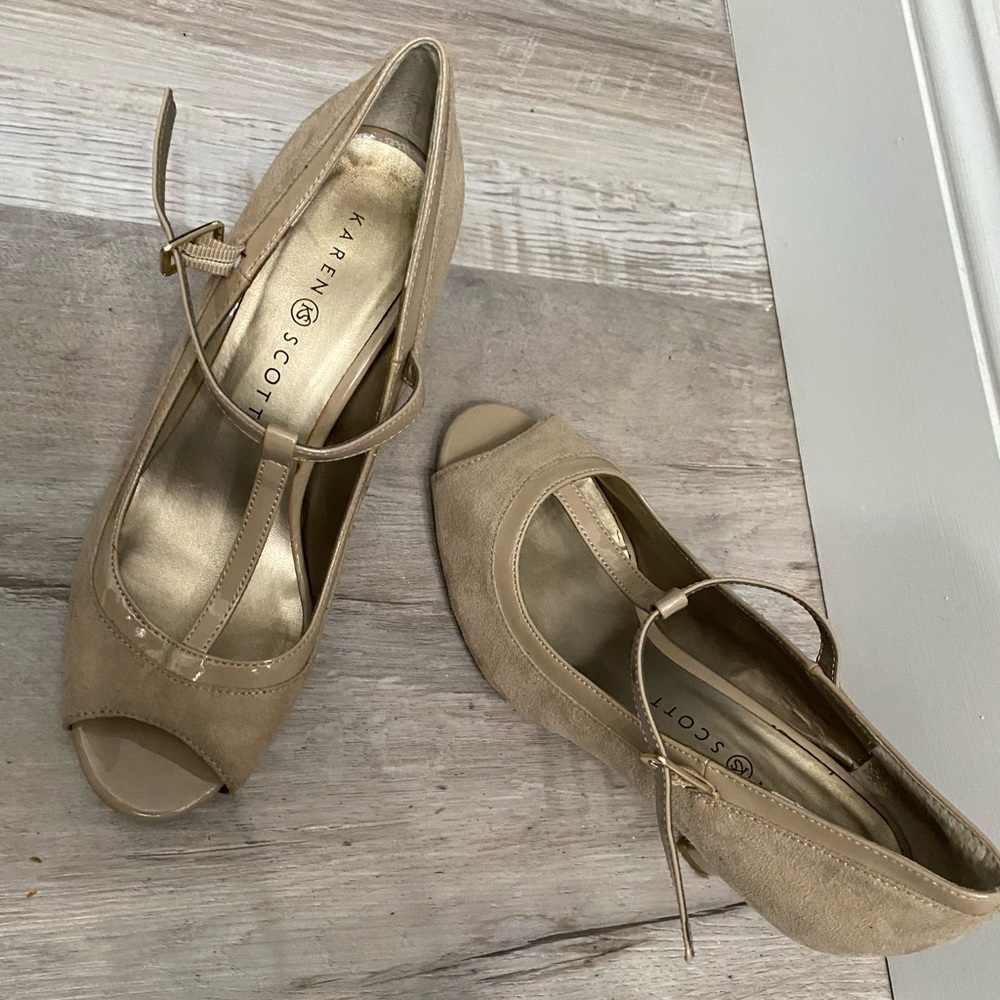 Karen Scott heel size 7